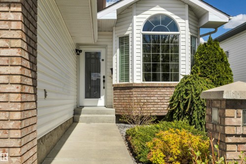 117 Hollick-Kenyon Way, Edmonton, AB - Outdoor