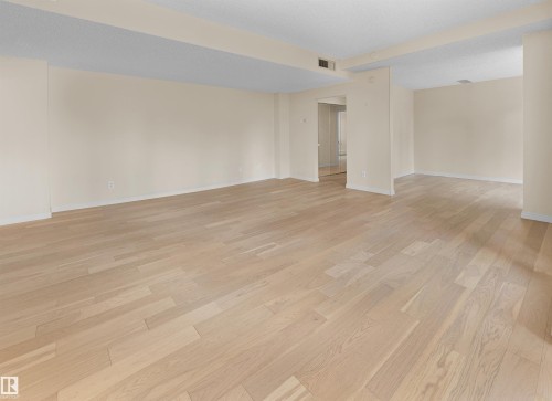 201 11826 100 Avenue, Edmonton, AB - Indoor Photo Showing Other Room