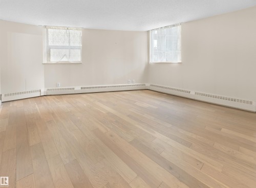 201 11826 100 Avenue, Edmonton, AB - Indoor Photo Showing Other Room