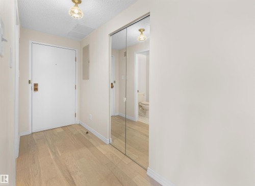 201 11826 100 Avenue, Edmonton, AB - Indoor Photo Showing Other Room