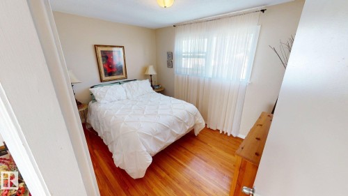 9650 86 Street, Edmonton, AB - Indoor Photo Showing Bedroom
