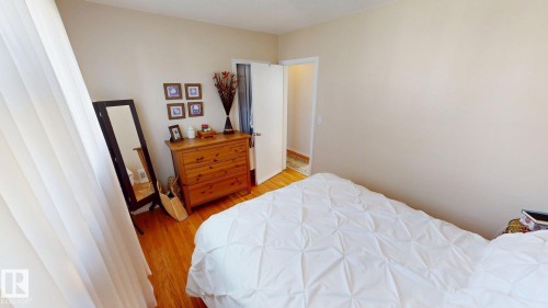 9650 86 Street, Edmonton, AB - Indoor Photo Showing Bedroom