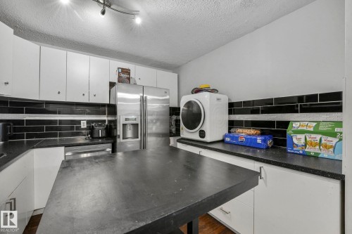 A7 2808 116 Street, Edmonton, AB - Indoor Photo Showing Kitchen