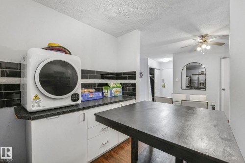 A7 2808 116 Street, Edmonton, AB - Indoor