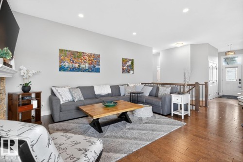 4232 8 Street, Edmonton, AB - Indoor Photo Showing Living Room
