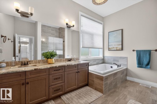 4232 8 Street, Edmonton, AB - Indoor Photo Showing Bathroom