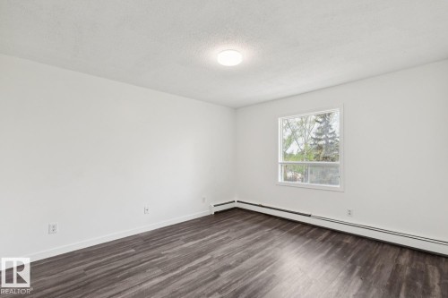411 9010 106 Avenue, Edmonton, AB - Indoor Photo Showing Other Room