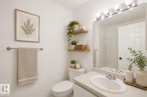 411 9010 106 Avenue, Edmonton, AB - Indoor Photo Showing Bathroom