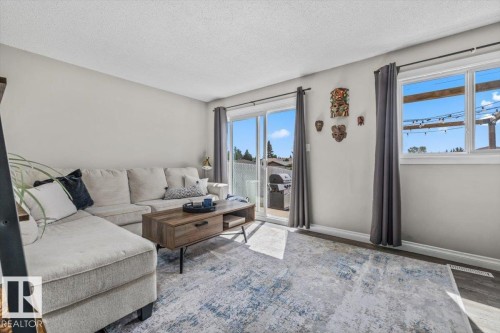 16429 115 Street, Edmonton, AB - Indoor Photo Showing Living Room