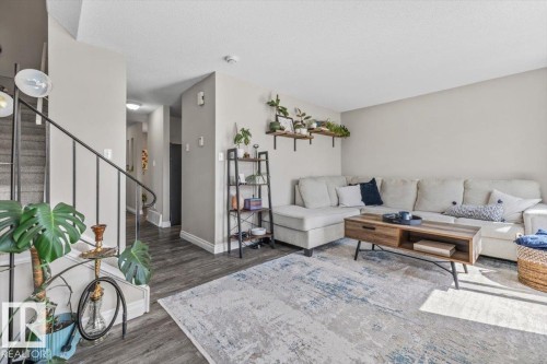 16429 115 Street, Edmonton, AB - Indoor Photo Showing Living Room