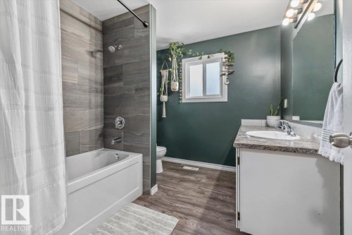 16429 115 Street, Edmonton, AB - Indoor Photo Showing Bathroom