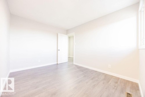 113 Abbottsfield Road, Edmonton, AB - Indoor Photo Showing Other Room