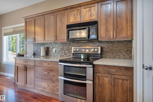 59 Wilkinson Place, Leduc, AB - Indoor Photo Showing Kitchen