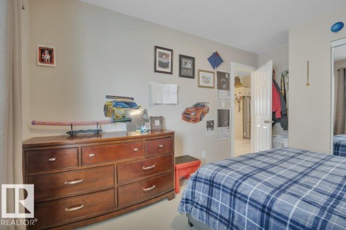 10632 180 Avenue, Edmonton, AB - Indoor Photo Showing Bedroom