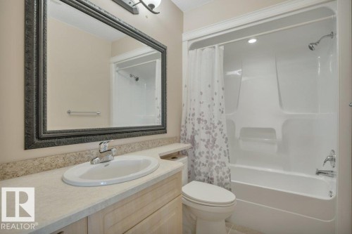 10632 180 Avenue, Edmonton, AB - Indoor Photo Showing Bathroom
