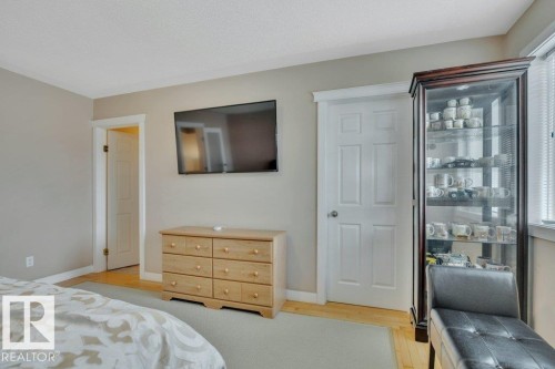 10632 180 Avenue, Edmonton, AB - Indoor Photo Showing Bedroom