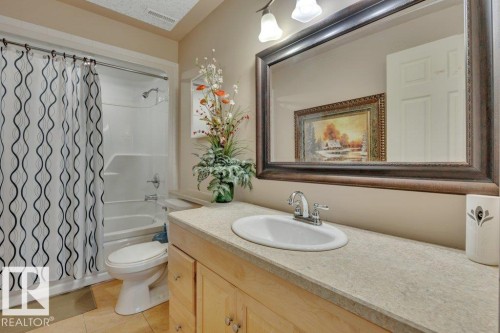 10632 180 Avenue, Edmonton, AB - Indoor Photo Showing Bathroom