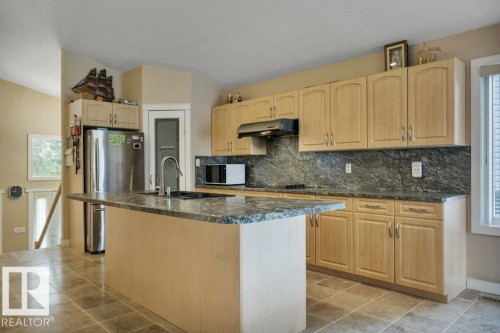 10632 180 Avenue, Edmonton, AB - Indoor Photo Showing Kitchen With Upgraded Kitchen