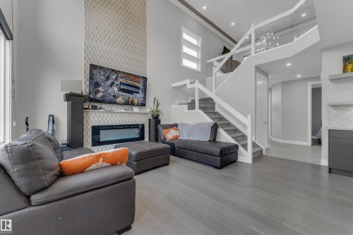 9 LINCOLN Court  Spruce Grove, AB T7X 0N5
