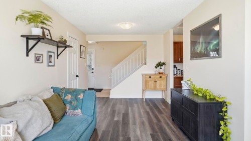 24 South Ram, Devon, AB - Indoor