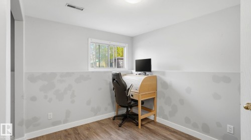 24 South Ram, Devon, AB - Indoor Photo Showing Office