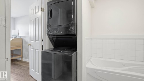 24 South Ram, Devon, AB - Indoor Photo Showing Laundry Room