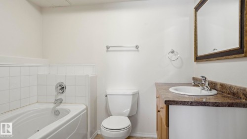 24 South Ram, Devon, AB - Indoor Photo Showing Bathroom