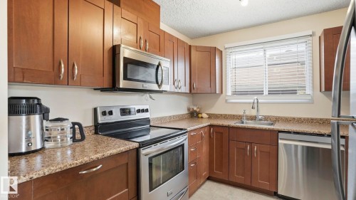 24 South Ram, Devon, AB - Indoor Photo Showing Kitchen