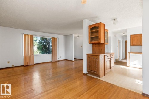 8507 52 Street, Edmonton, AB 