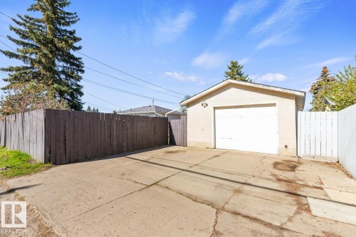 8507 52 Street, Edmonton, AB 
