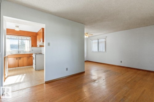 8507 52 Street, Edmonton, AB 