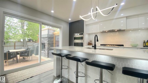 7604 181 Street, Edmonton, AB - Indoor Photo Showing Kitchen With Upgraded Kitchen