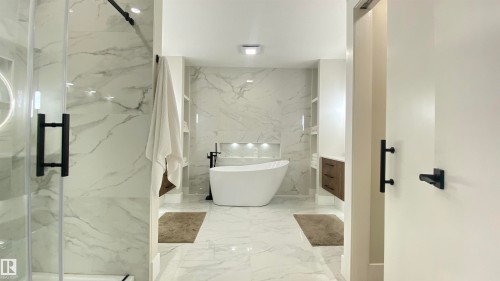 7604 181 Street, Edmonton, AB - Indoor Photo Showing Bathroom