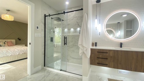 7604 181 Street, Edmonton, AB - Indoor Photo Showing Bathroom