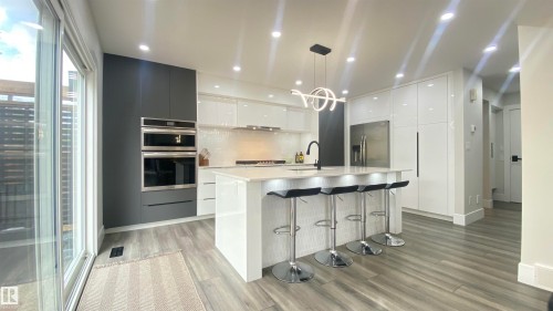7604 181 Street, Edmonton, AB - Indoor Photo Showing Kitchen With Upgraded Kitchen