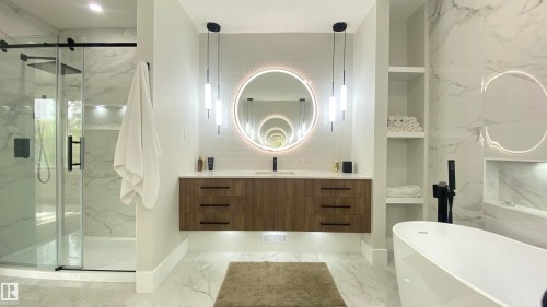 7604 181 Street, Edmonton, AB - Indoor Photo Showing Bathroom