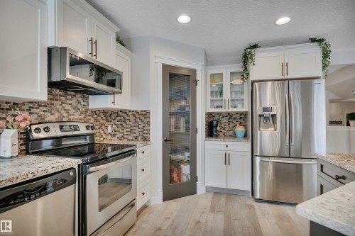 6509 38 Avenue, Beaumont, AB - Indoor Photo Showing Kitchen With Upgraded Kitchen