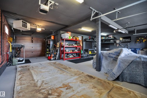 6509 38 Avenue, Beaumont, AB - Indoor Photo Showing Garage