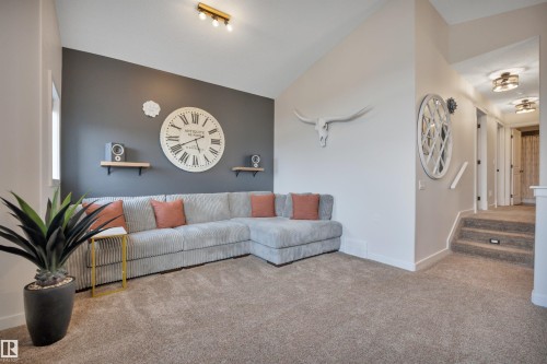 6509 38 Avenue, Beaumont, AB - Indoor Photo Showing Living Room