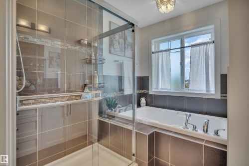 6509 38 Avenue, Beaumont, AB - Indoor Photo Showing Bathroom