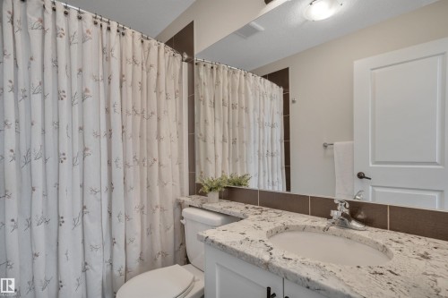 6509 38 Avenue, Beaumont, AB - Indoor Photo Showing Bathroom