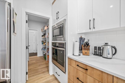 26 Ficus Way, Fort Saskatchewan, AB - Indoor Photo Showing Kitchen