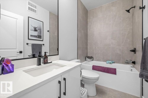 26 Ficus Way, Fort Saskatchewan, AB - Indoor Photo Showing Bathroom