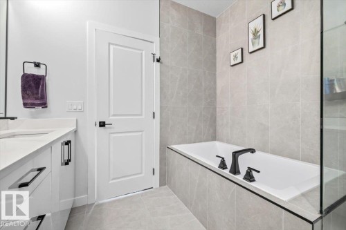 26 Ficus Way, Fort Saskatchewan, AB - Indoor Photo Showing Bathroom