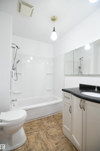 30 Prince Drive, Lamont, AB - Indoor Photo Showing Bathroom