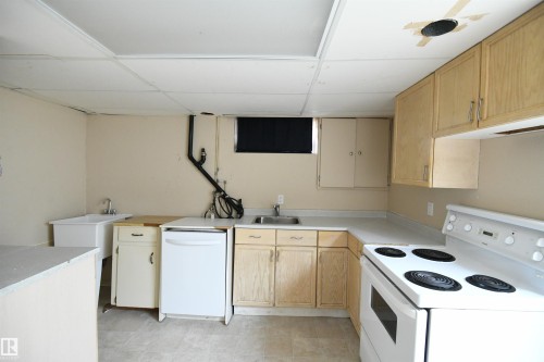 30 Prince Drive, Lamont, AB - Indoor Photo Showing Laundry Room