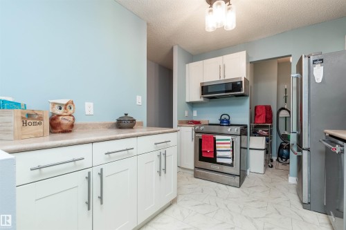 2109 Saddleback Road Nw, Edmonton, AB - Indoor Photo Showing Kitchen