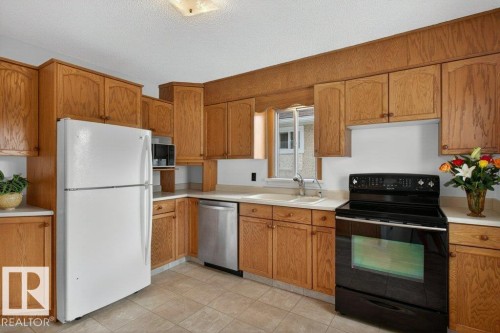 10640 79 Street Nw, Edmonton, AB - Indoor Photo Showing Kitchen