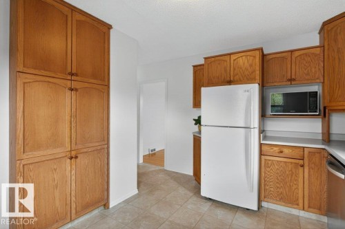 10640 79 Street Nw, Edmonton, AB - Indoor Photo Showing Kitchen