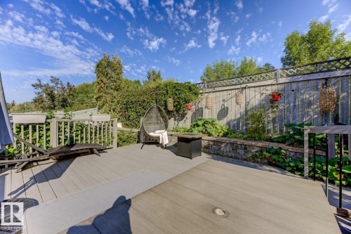 Spacious composite deck with a surrounding railing system - 3208 135A Avenue, Edmonton, AB - Outdoor